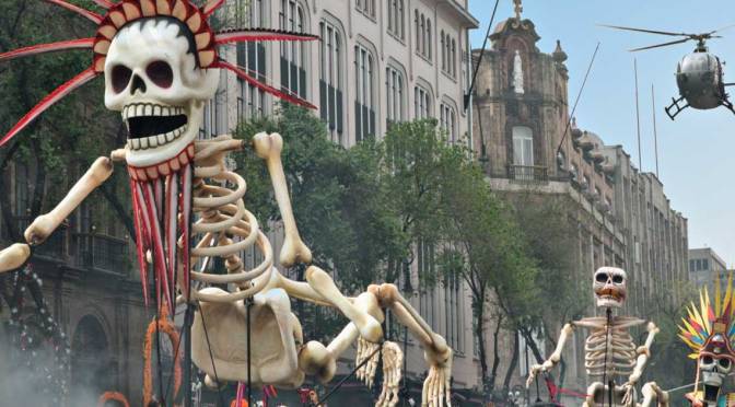 ¡ESPECTACULAR DESFILE DE DÍA DE MUERTOS!